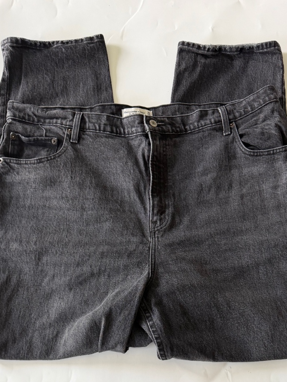 Abercrombie & Fitch Men's Black 90s Straight Leg High Rise Jeans NWOT
